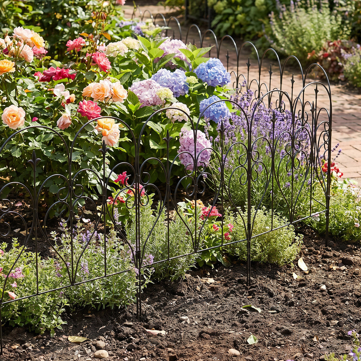 5-Pack Decorative Metal Garden Fence Panels