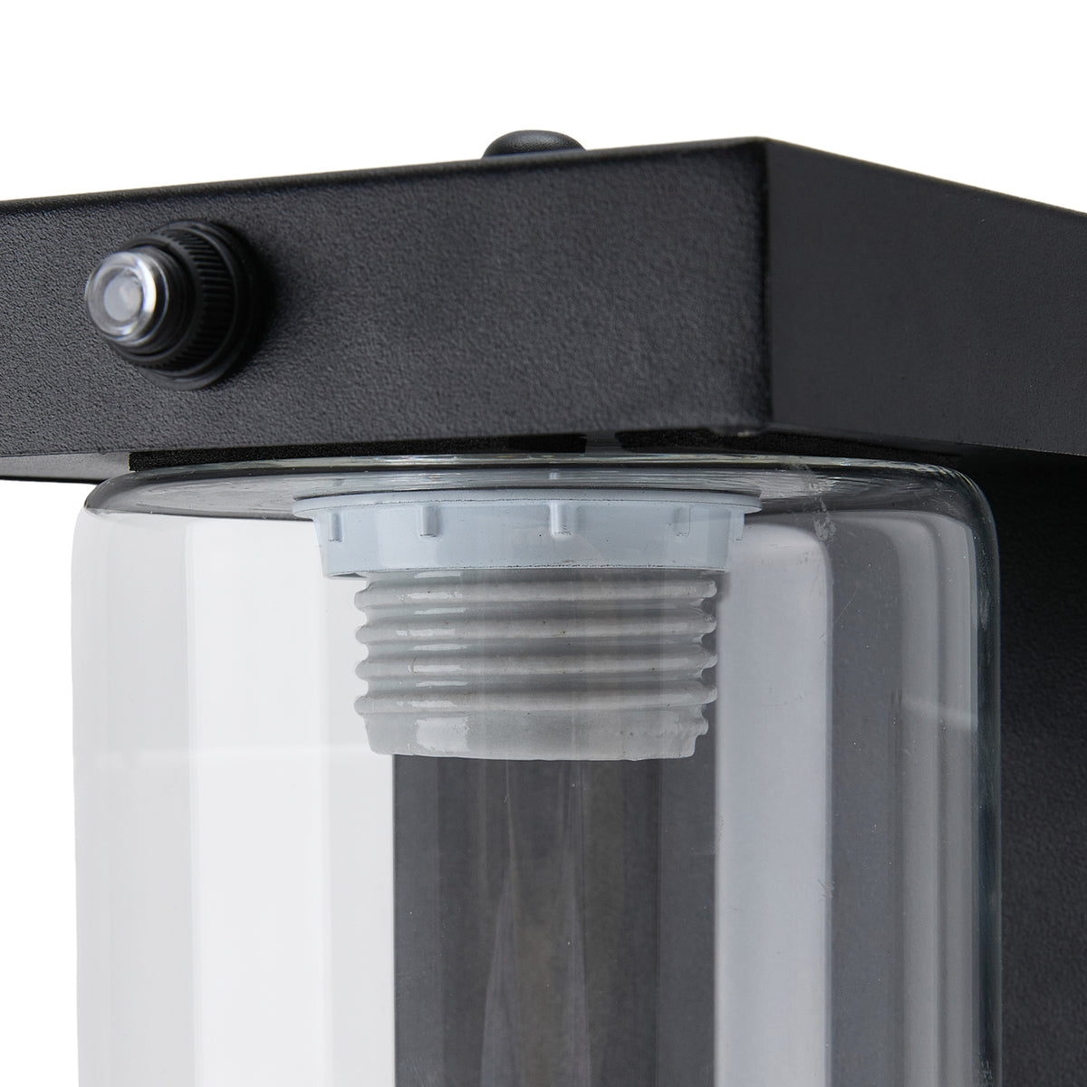 Dusk to Dawn Outdoor Wall Lamp