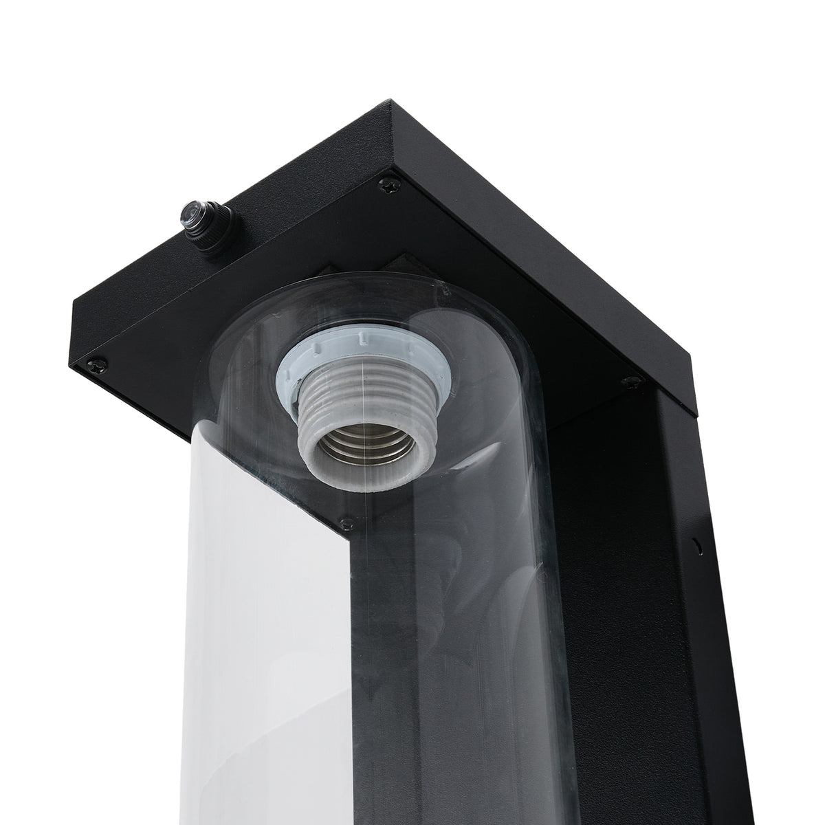 Dusk to Dawn Outdoor Wall Lamp