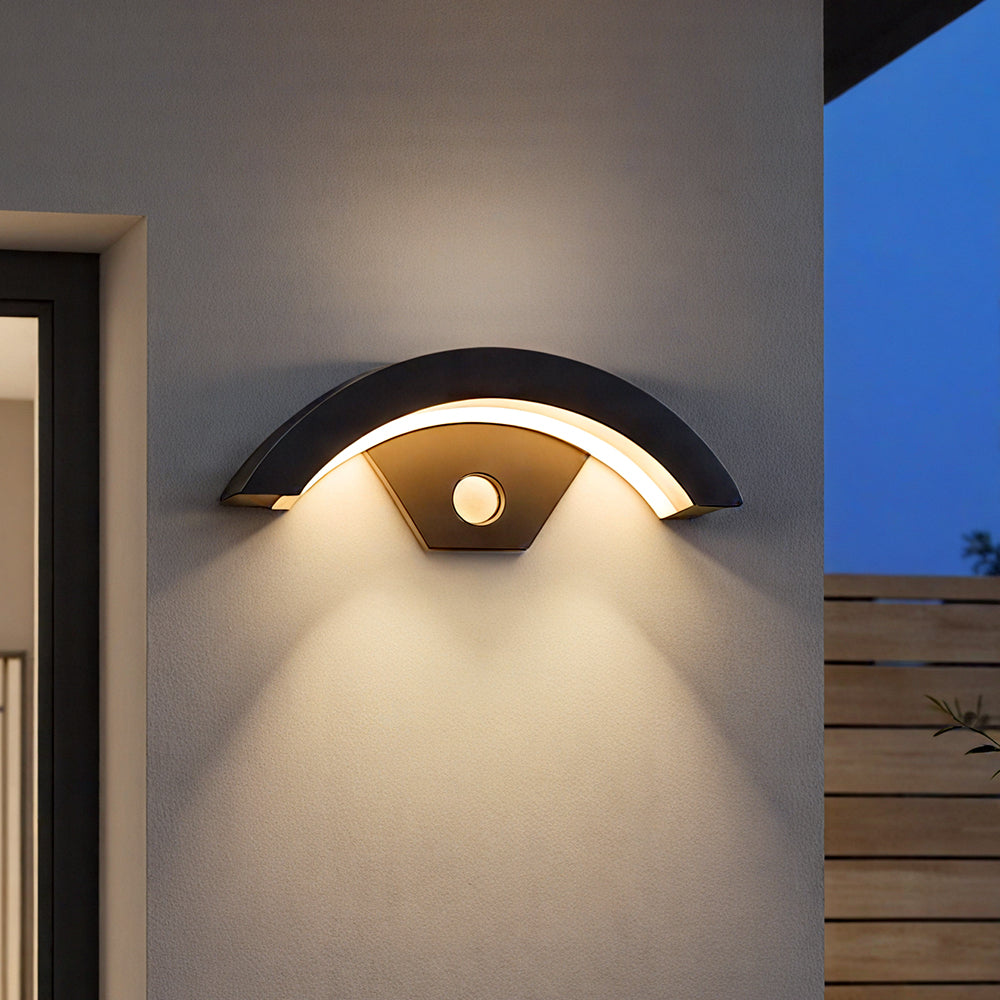 Modern Black LED Curved Induction Wall Light for Outdoor