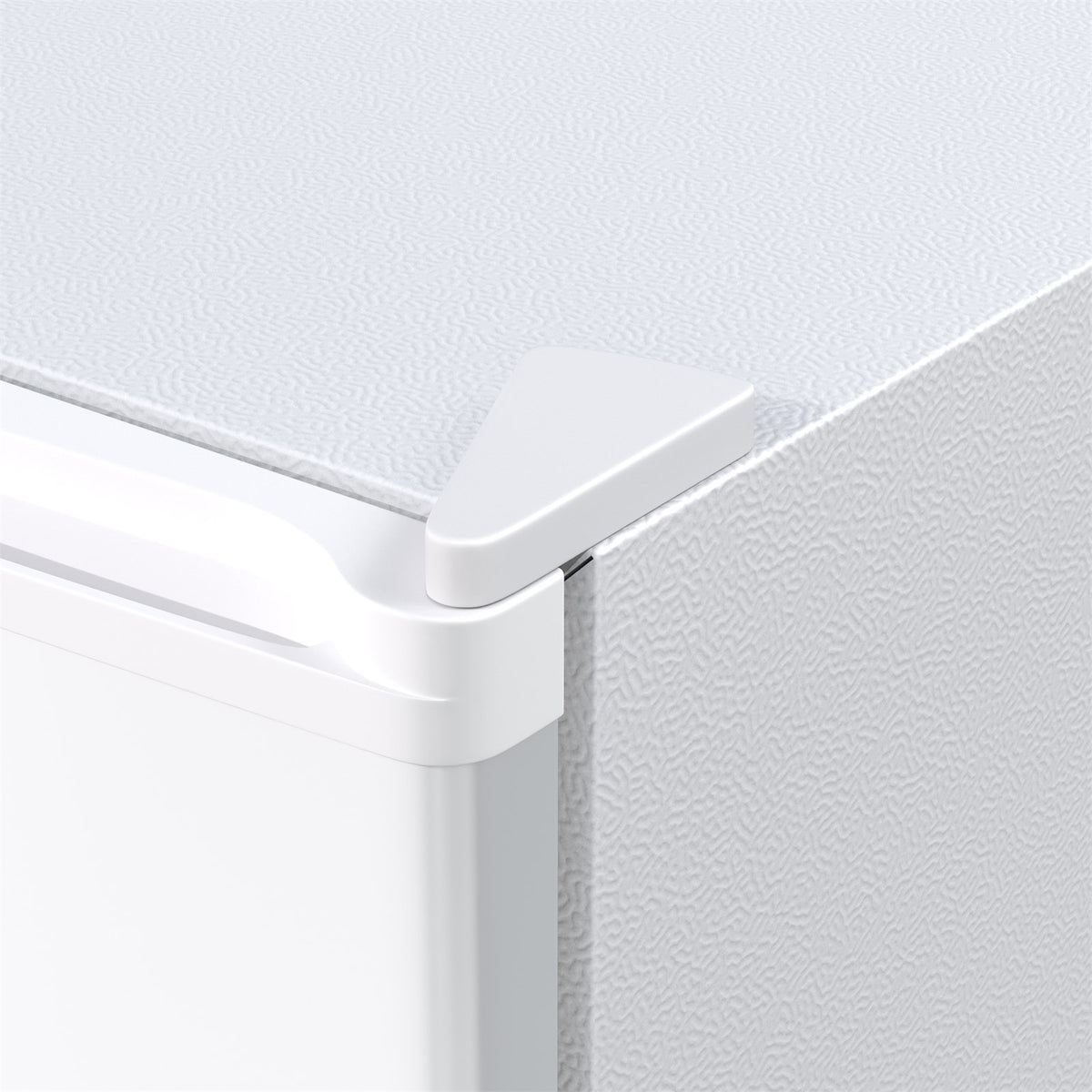 175L White Upright Freezer